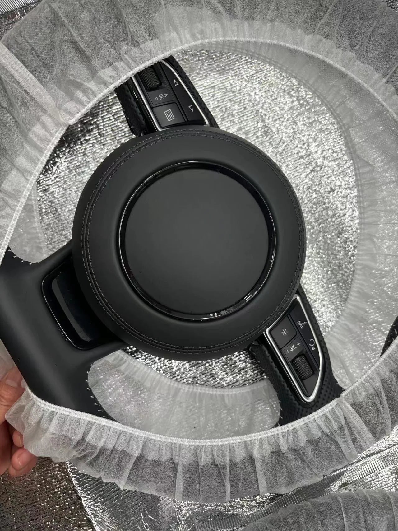 For Audi A3 A4 A5 A6 A7 Q3 Q5 Q7 Fully Perforated Steering Wheel Flat Bottom Steering Wheel Campaign Assembly